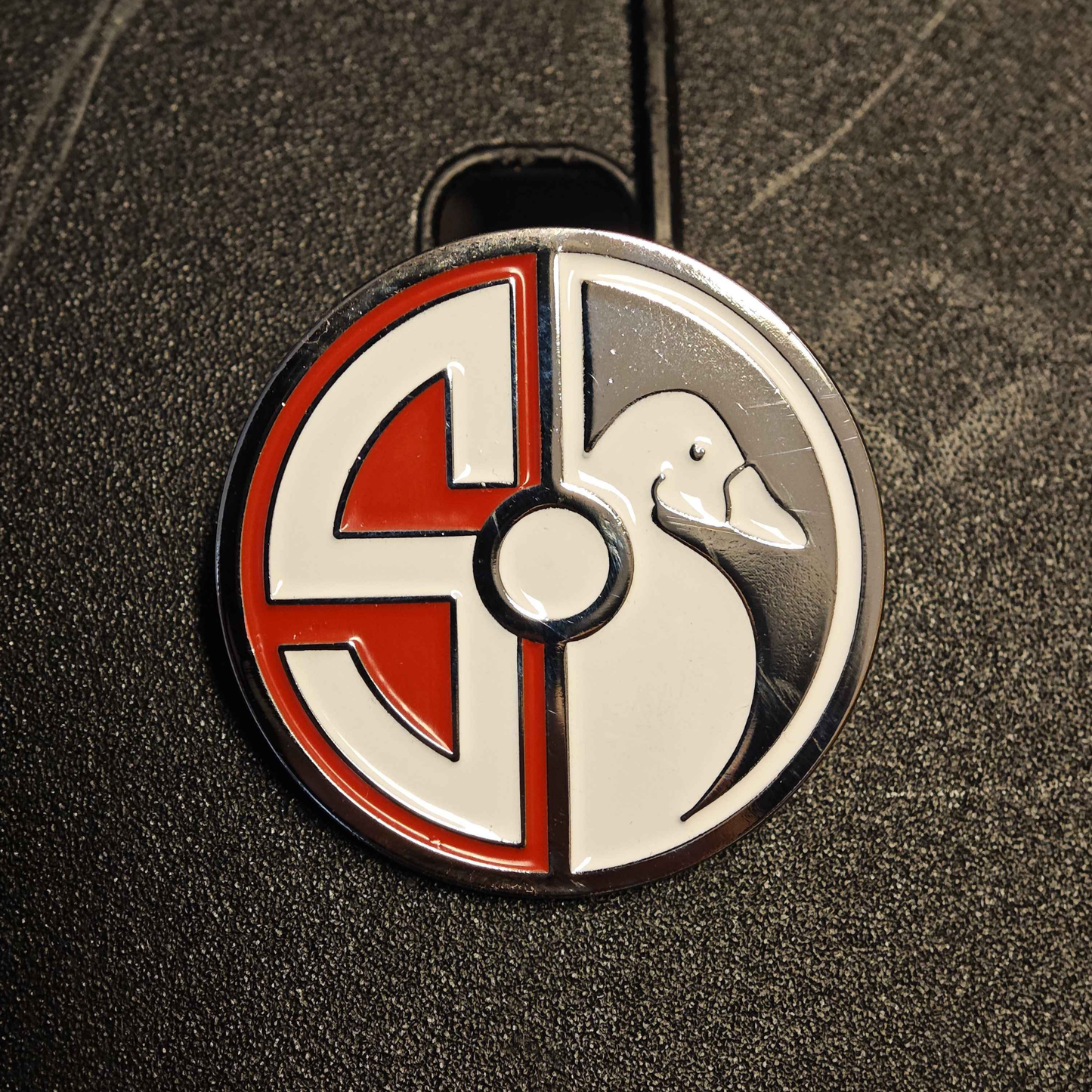 steelduck's Logo Pin - Unser Logo jetzt auch zum anstecken!